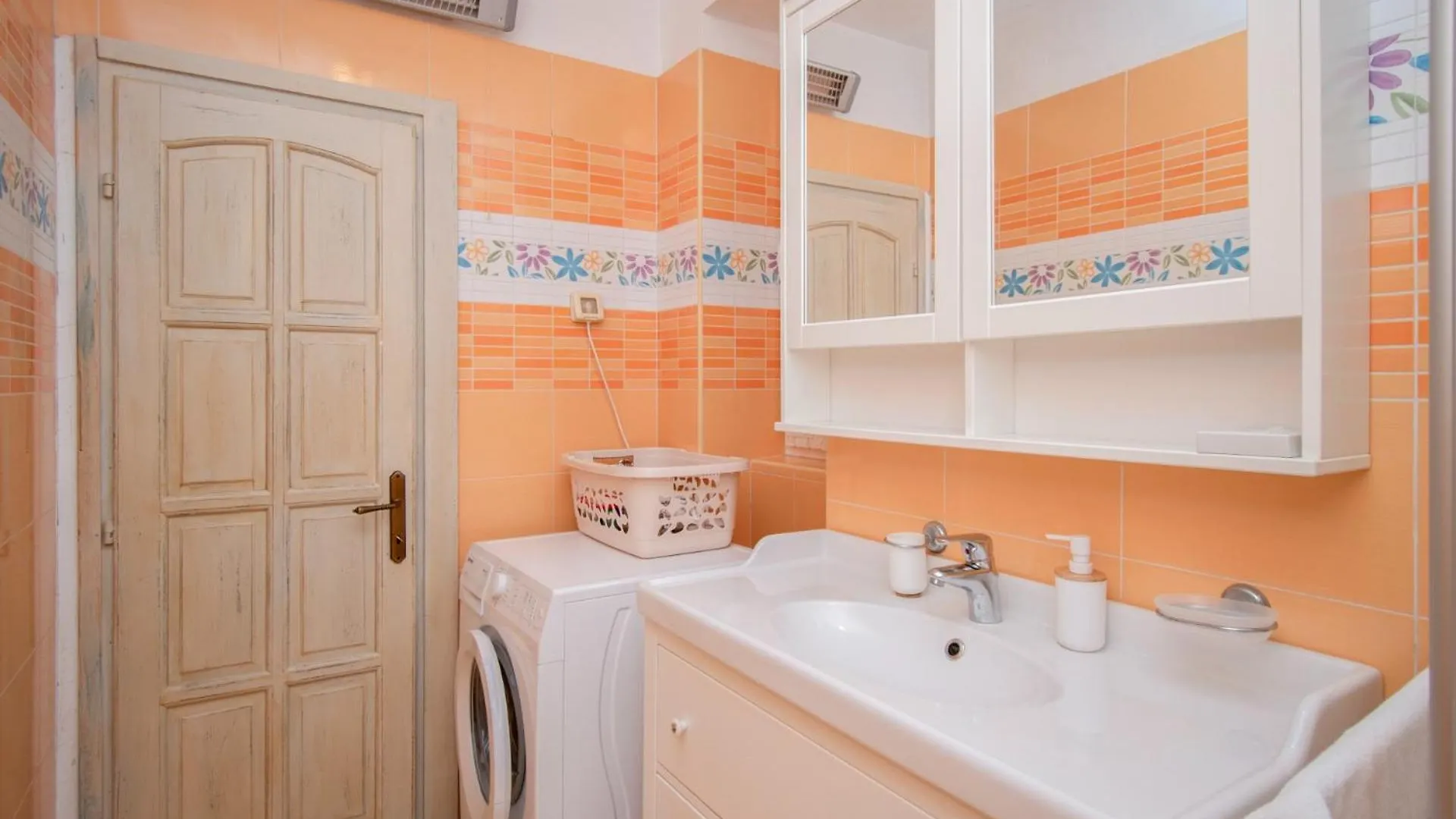 Villa Vlacich With Sea View Trgetari