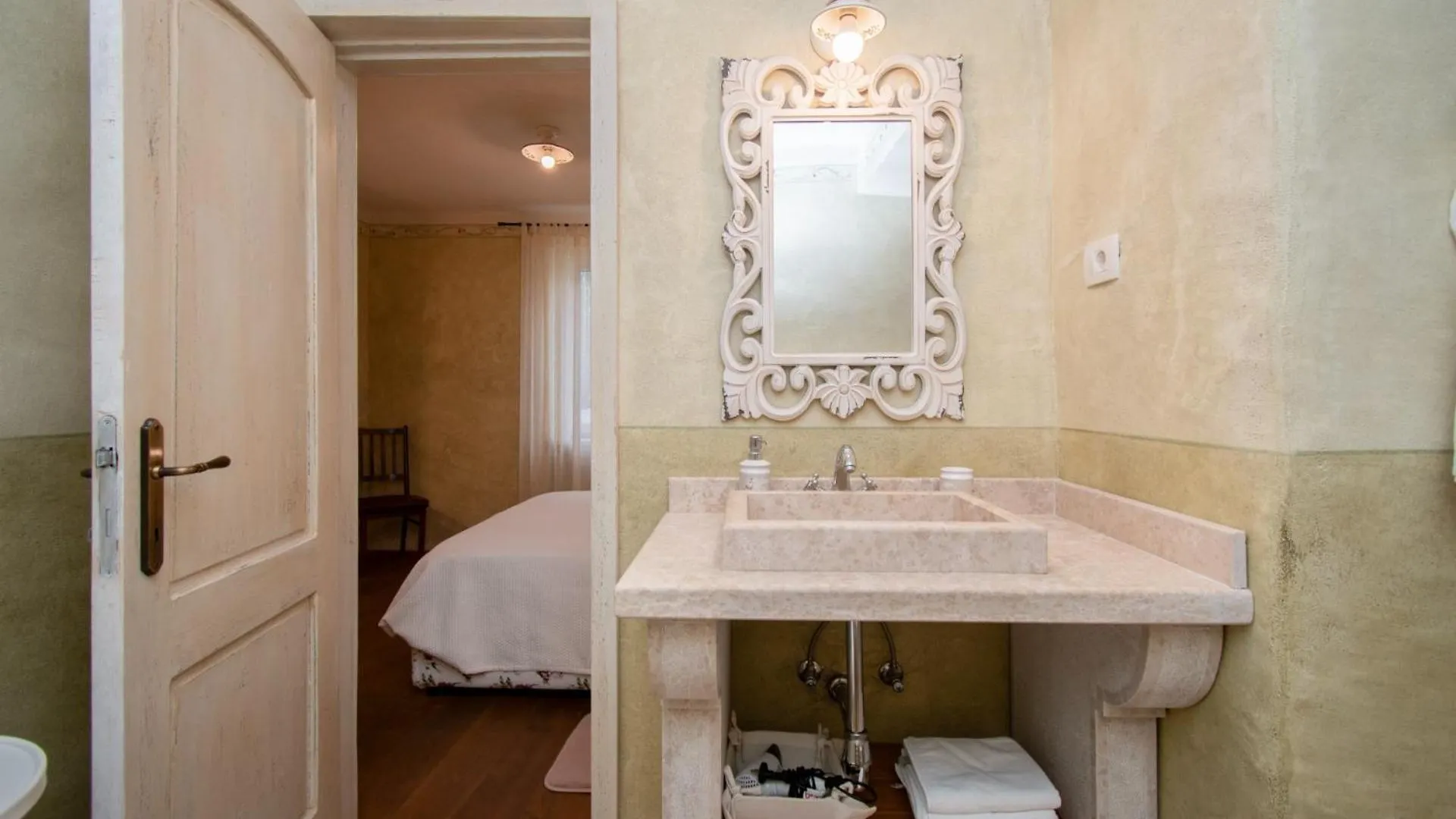 Villa Vlacich With Sea View Trgetari