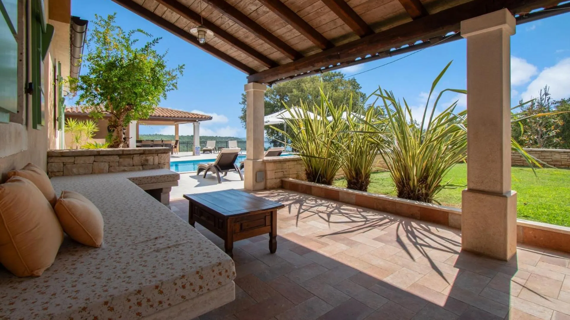 Villa Vlacich With Sea View Trgetari Croatia