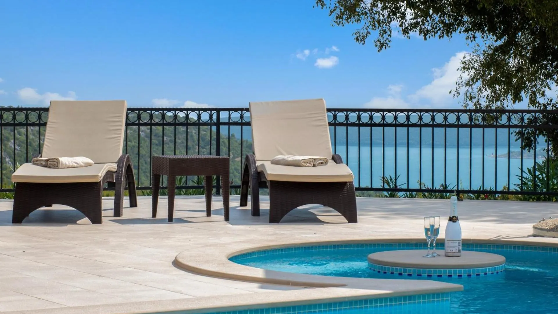 Villa Vlacich With Sea View Trgetari